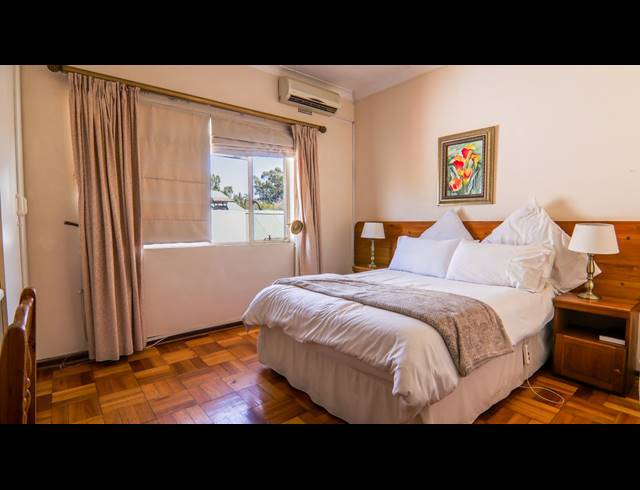 7 BEDROOM FREEHOLD FOR SALE IN DIE HOEWES